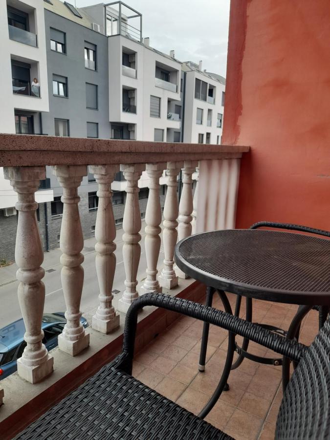 Nikola Ns2 Apartment โนวีซาด ภายนอก รูปภาพ