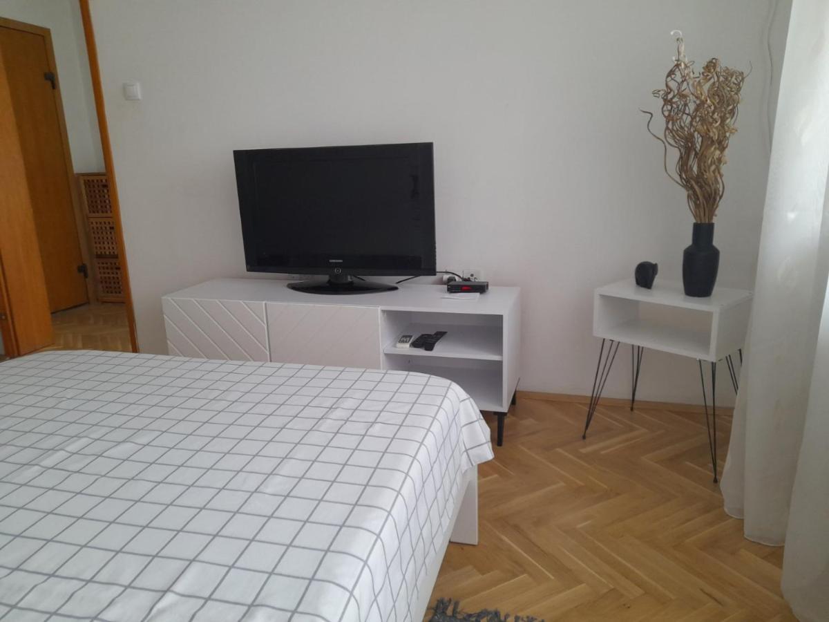 Nikola Ns2 Apartment โนวีซาด ภายนอก รูปภาพ