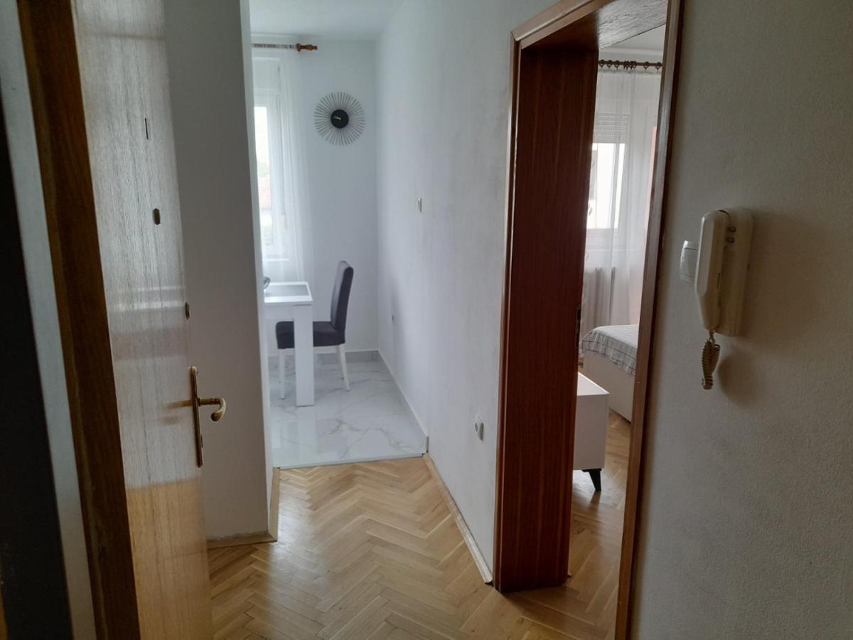 Nikola Ns2 Apartment โนวีซาด ภายนอก รูปภาพ
